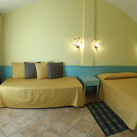 Del Corso 4* プーラ