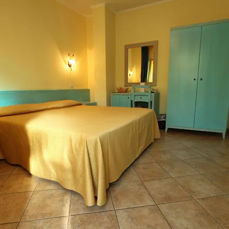 Del Corso 4*